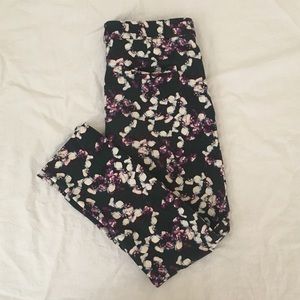 SOLD ON DEPOP | Banana Republic Pattered Jeggings